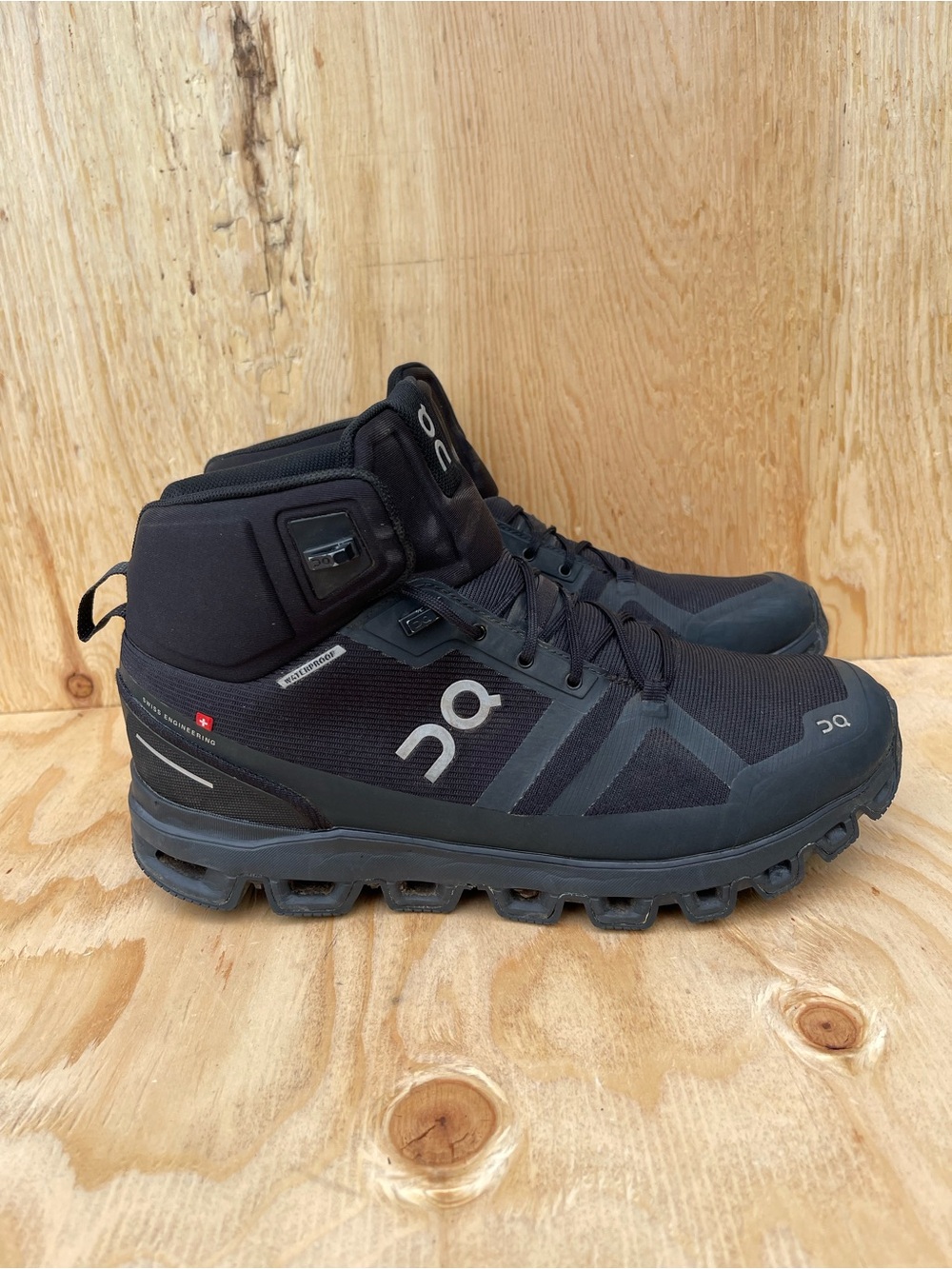 On Cloud Men's Cloudrock Mid Waterproof Textile Hiking Shoes Size 9.5 NO INSOLES